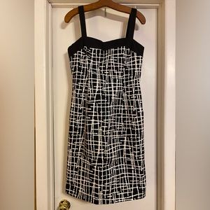 Citrine black and white form fitting dress